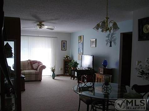 5th image of 1055 Walnut Grove Dr