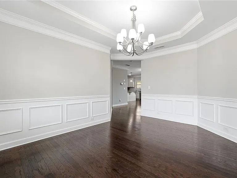 304 Cochin Dr — Photo 9