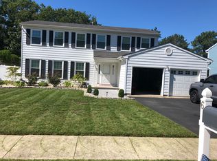 6 Cherry Ln, Howell, NJ 07731