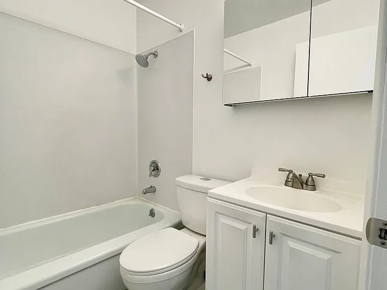 Village Vista Apartments — Photo 86