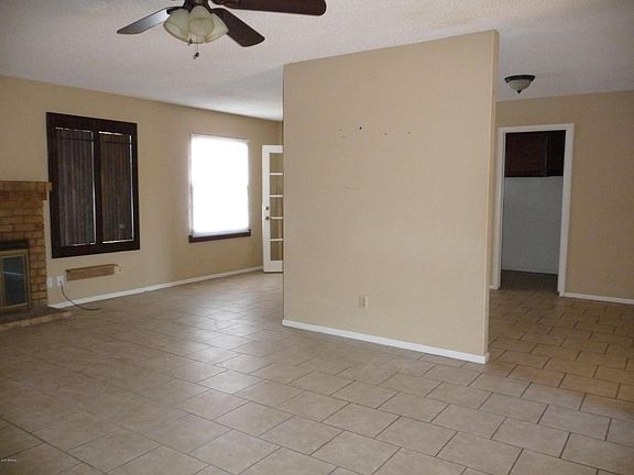 3rd image of 4402 E Saint Catherine Ave