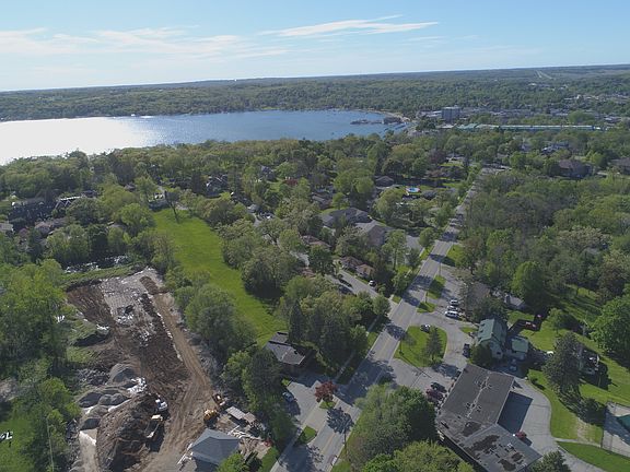 4th image of 691 S Lake Shore Dr