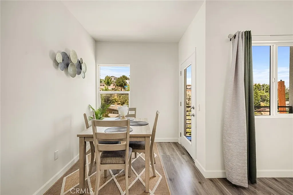 3 bed, 1600 sqft, $7,000 — Photo 3