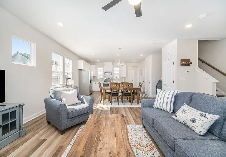 318 Lanyard St — Photo 4