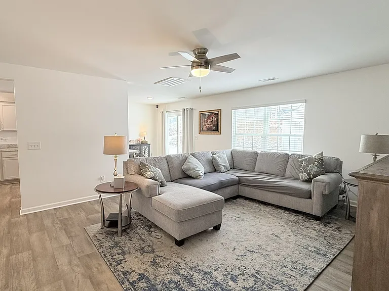 5021 Black Forest Dr — Photo 8