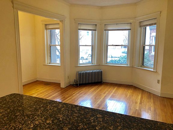 2nd image of 109 Queensberry St #1N