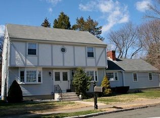 4 Scott Ln, Wakefield, MA 01880