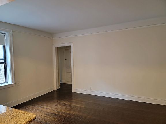 5th image of 131 Kensington Ave APT C7