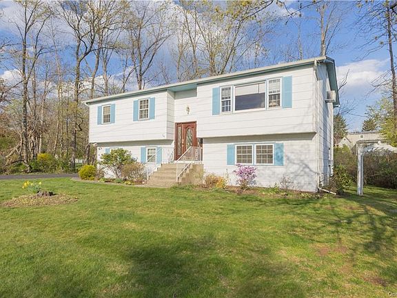 2nd image of 36 Stonewall Ln