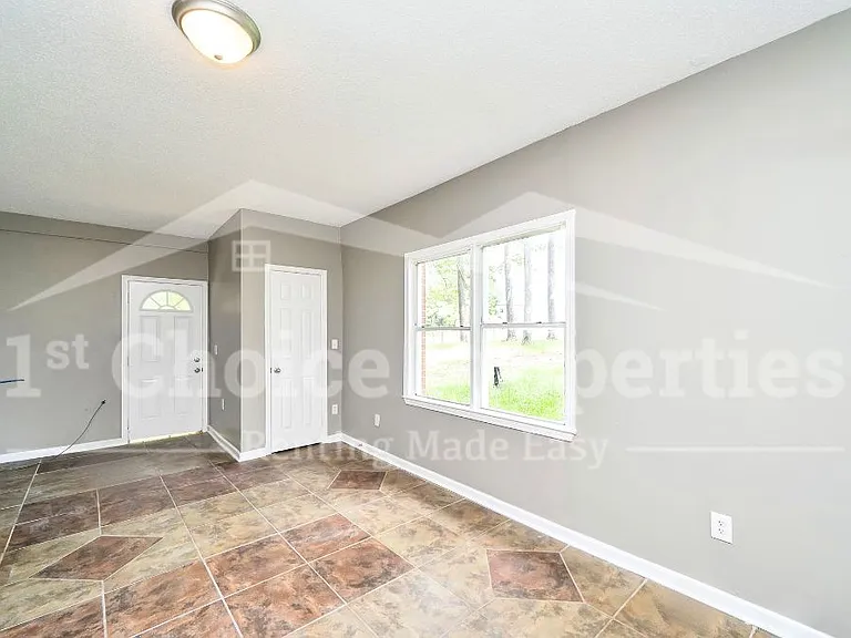 25 Kendall Ave — Photo 13