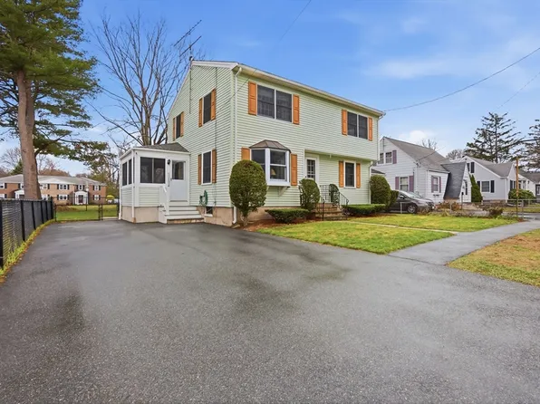 9-9 Veterans Memorial Dr #A, Peabody, MA 01960