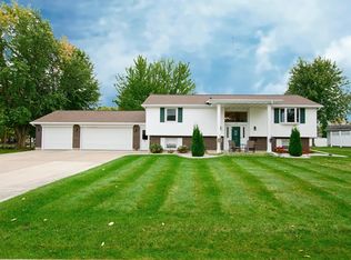 1216 Washington St, Algoma, WI 54201