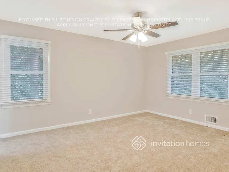 1554 N Columbia Pl — Photo 15