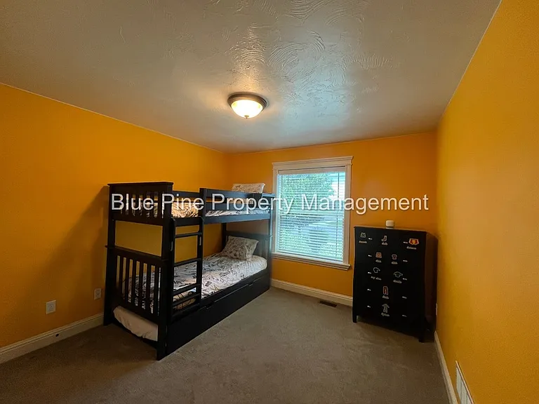 340 Chateau Dr #1 — Photo 18