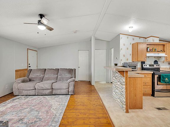 5th image of 1093 Timber Landing Rd