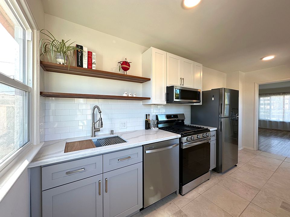 1st image of 926 E San Antonio Dr APT 3