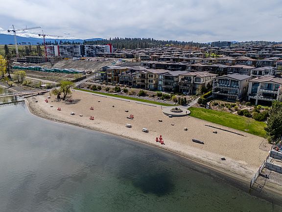 2nd image of 1595 Beach View Ln