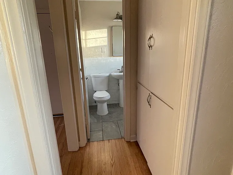 4414 N Harvey Pkwy #B — Photo 7