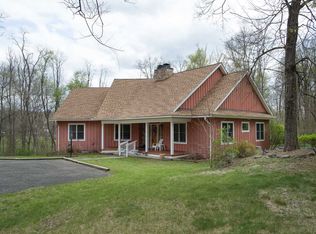 12 White Well Dr, Rhinebeck, NY 12572