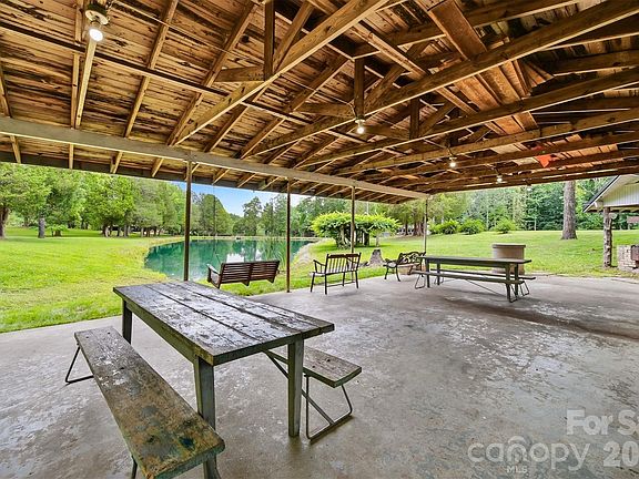 4th image of 1915 Cedar Pond Rd