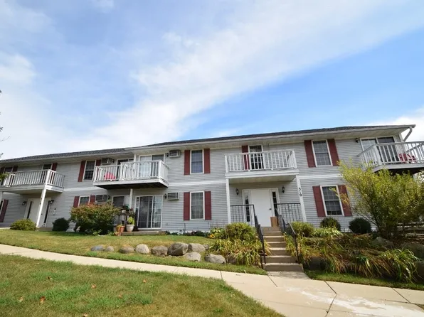 510 Meadow View Rd #526, Mount Horeb, WI 53572