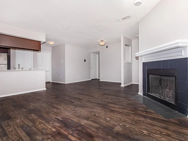 Eagle's Point Apartments — Photo 66