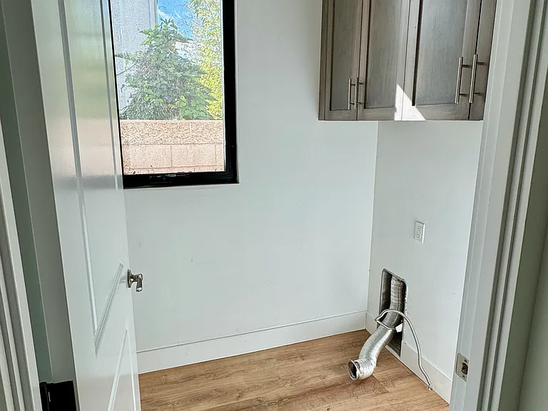 2214 Elden Ave #B — Photo 19