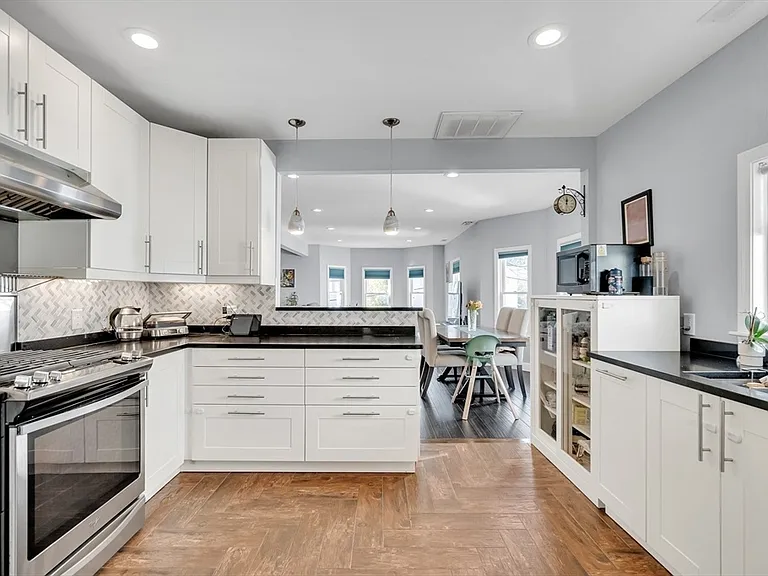 11 Lexington St #11 — Photo 4