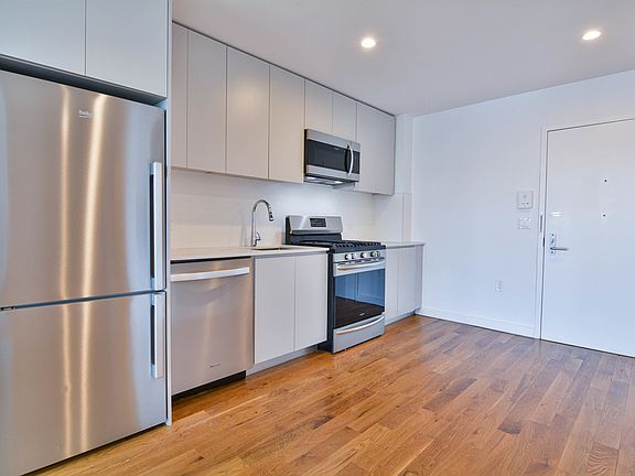 3rd image of 123 Hope St #6TT