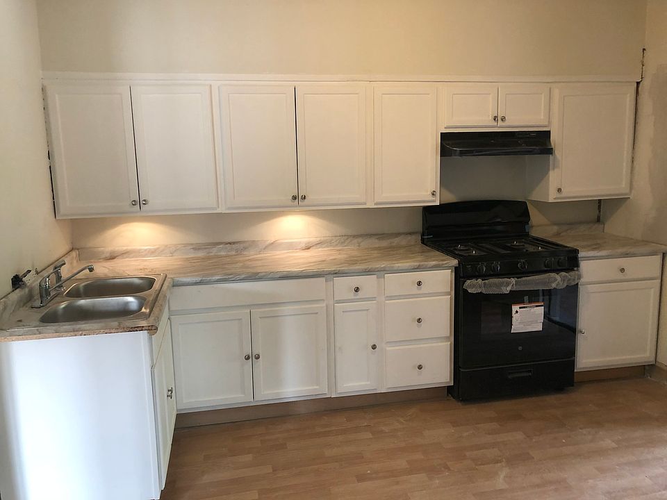 2nd image of 1030 S Maple Ave #2