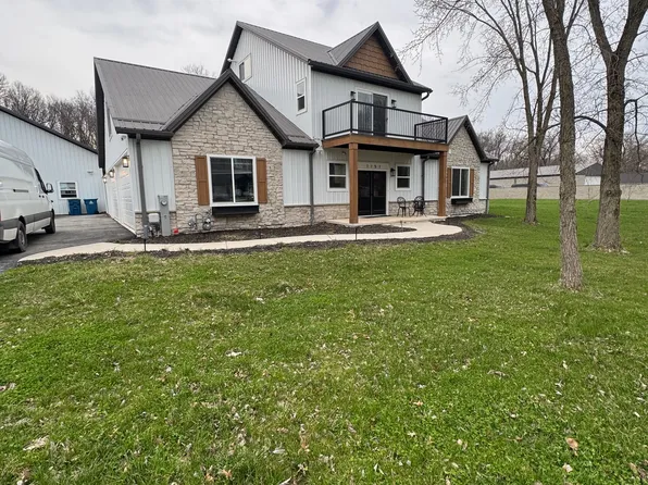 1151 Old Porter Rd, Porter, IN 46304