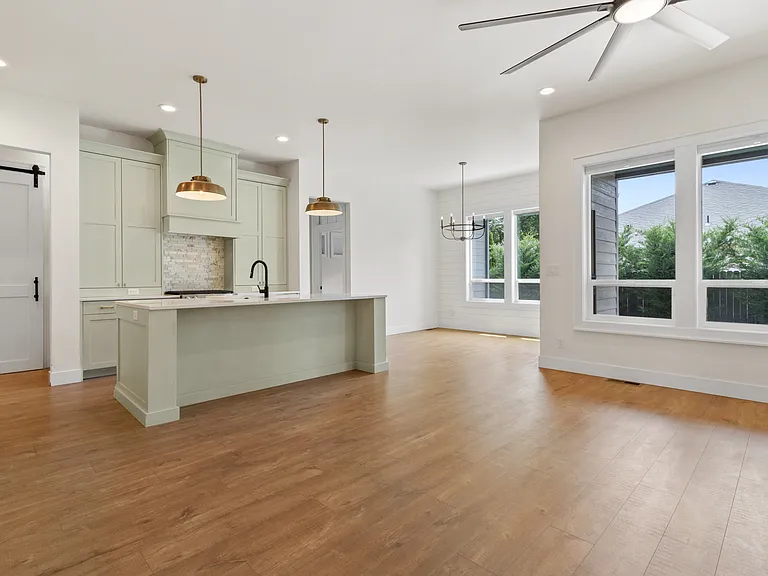 207 W Wrangler St — Photo 1