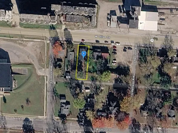 318 W Olive St, Aurora, MO 65605