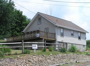 104 Governors Ln, Tarentum, PA 15084