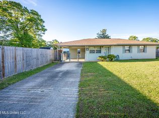 315 Poplar Dr, Ocean Springs, MS 39564