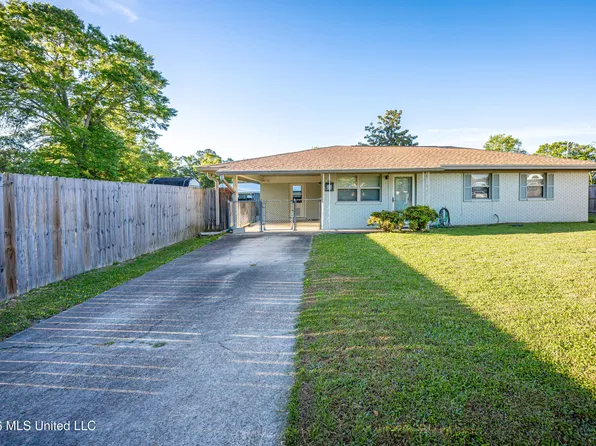 315 Poplar Dr, Ocean Springs, MS 39564