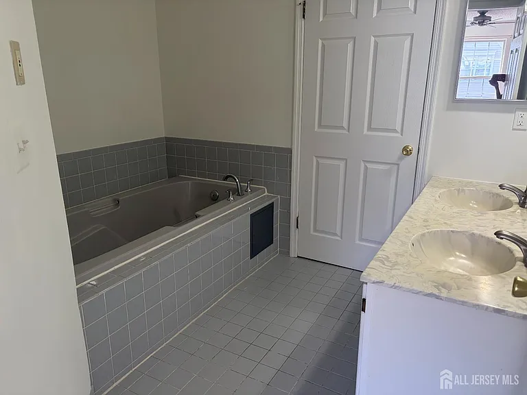 14 Prestwick Way — Photo 17