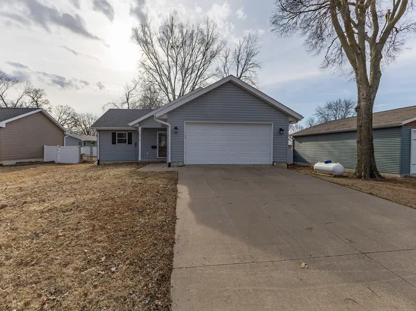 603 4th St, Camanche, IA 52730