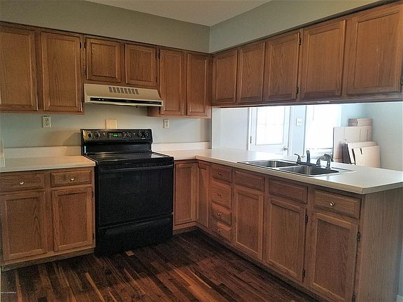 3rd image of 1813 Sun Valley Dr