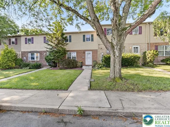 318 Tupelo Ct, Allentown, PA 18104