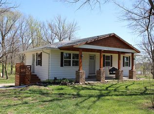 7425 NW Hampton Rd, Kansas City, MO 64152