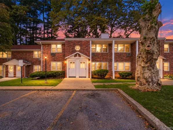 2710 South Road #A5, Poughkeepsie, NY 12601