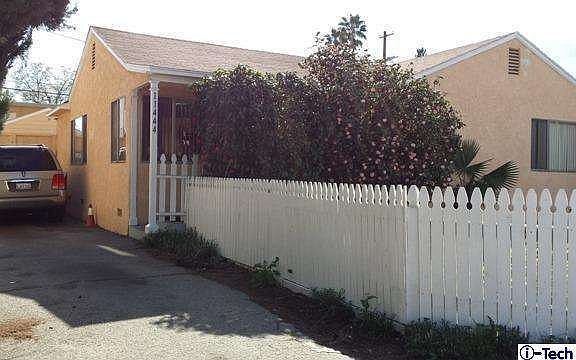 2nd image of 11444 Oxnard St
