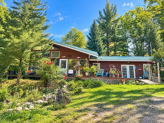 2nd image of 123 Lakeshore Dr