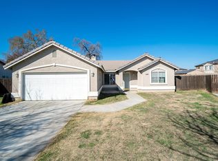 1020 Yosemite Dr, Lemoore, CA 93245