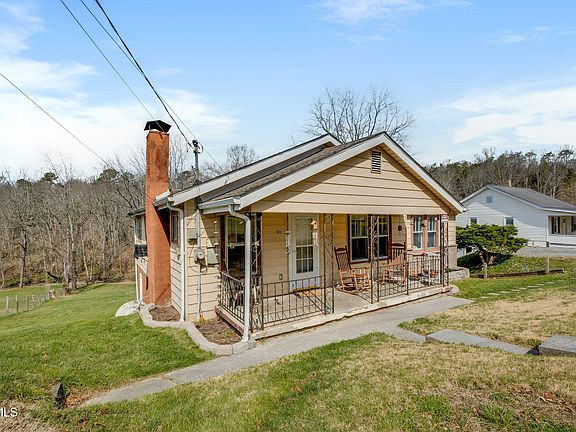 2nd image of 1632 Paperville Rd