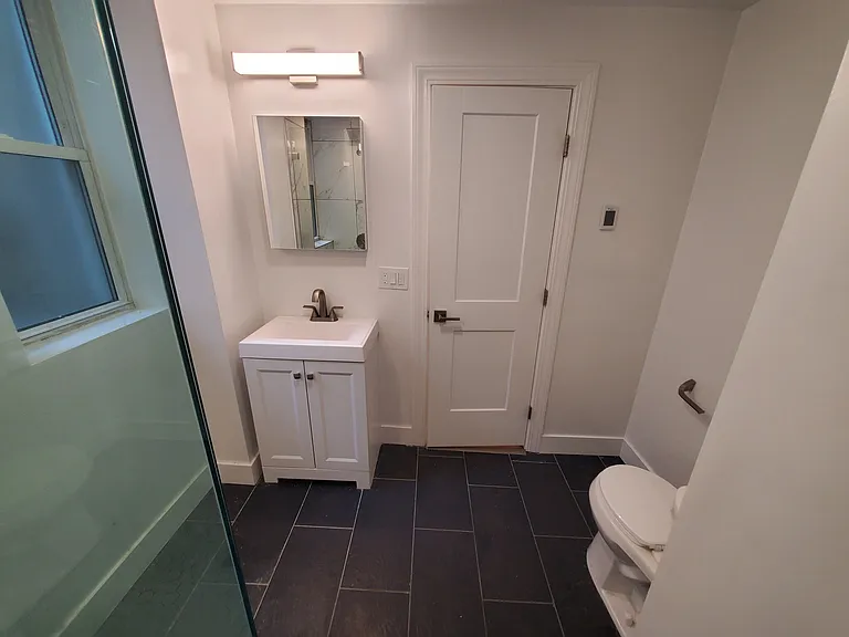51 Queensberry St #25 — Photo 7