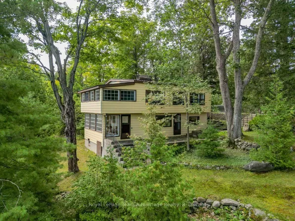 29 Kilty Bay Rd, Georgian Bay, ON P0C 1H0