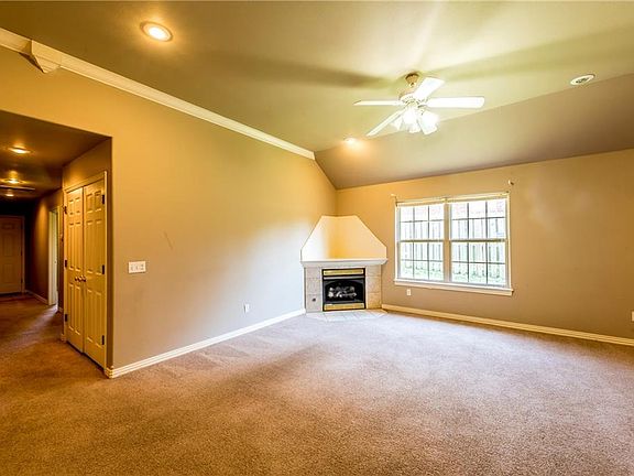 3rd image of 6102 W Milliken Bnd