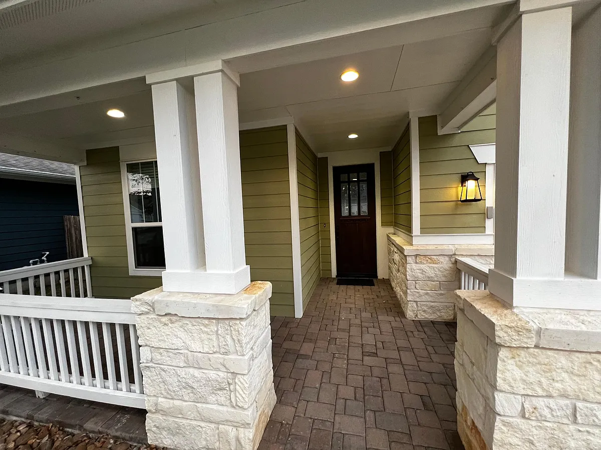 Front Porch - 29550 Usonia Dr